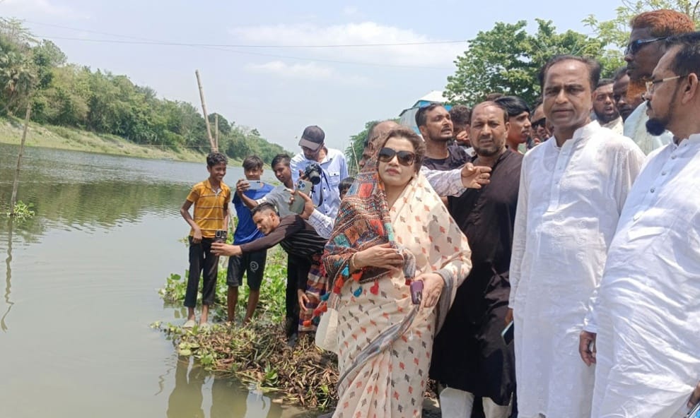 বালু উত্তোলনকারীদের কঠোর হুঁশিয়ারি শামা ওবায়েদের