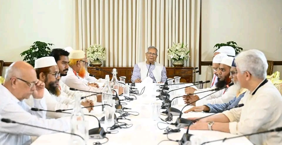 দৈনিক জীবনের দর্পণ প্রধান উপদেষ্টার সঙ্গে বৈঠক শেষে যা বললেন বিভিন্ন রাজনৈতিক দলের নেতারা